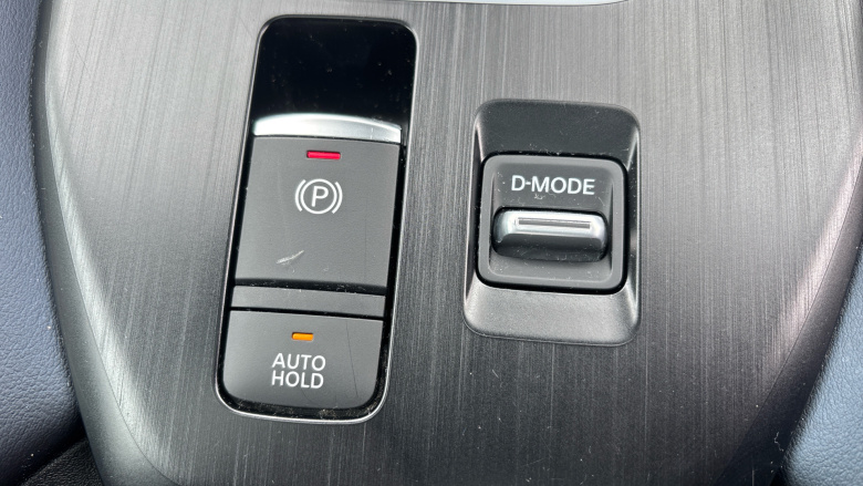 Nissan Qashqai 1.3 DiG-T MH Tekna 5dr Petrol Hatchback